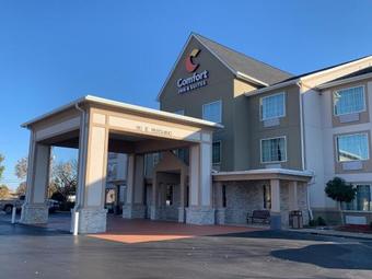 Hotel Comfort Inn & Suites