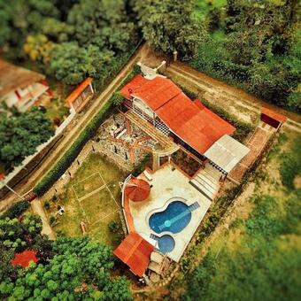 Quinta Emmanuel / Cabañas / Rio Dulce / Villeta