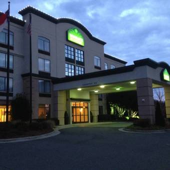 Hotel Wingate By Wyndham Concord Mills