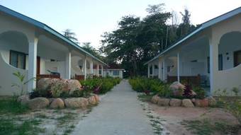 Hostal Coral Apartments